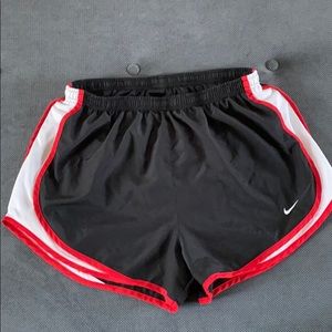 Womens Nike Dri-Fit shorts Large Black-Red